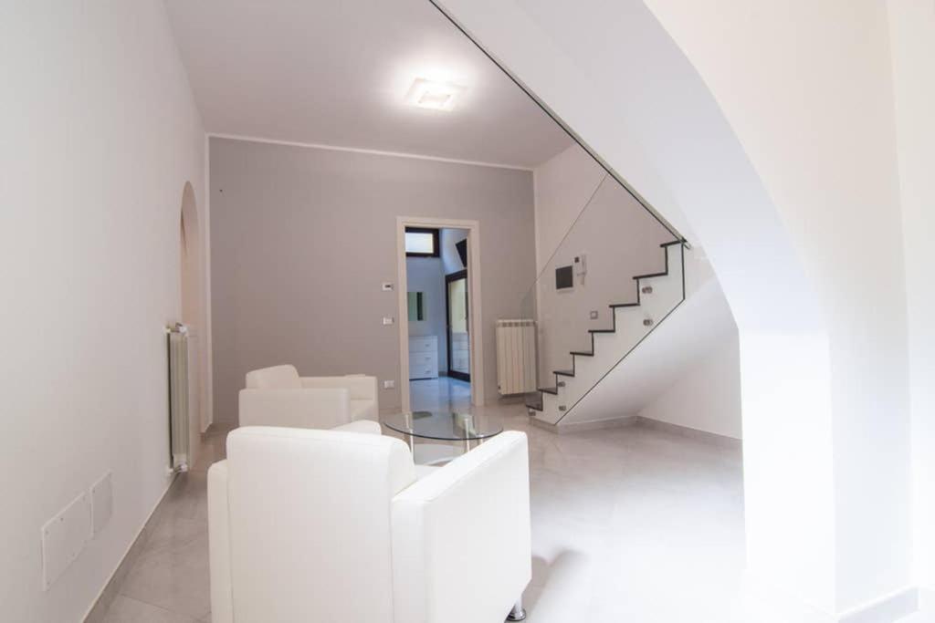 Hh Selection Emiro Villa Lascari Exterior photo